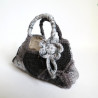 Mini sac au crochet.