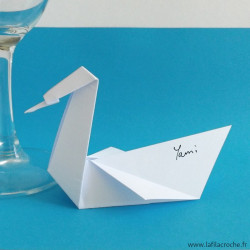 Marque-place cygne en origami