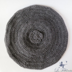 Béret élégant au crochet