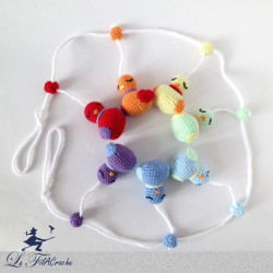 Guirlande bébé d'oiseaux au crochet: Arc en ciel