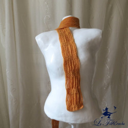 Echarpe au crochet Les mailles en l'air