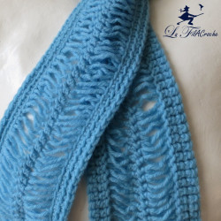 Echarpe bleue au crochet à la fourche: C'est l'hiver!