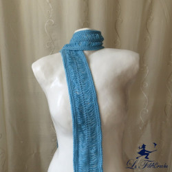 Echarpe bleue au crochet à la fourche: C'est l'hiver!