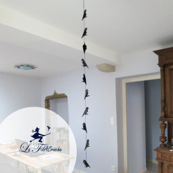 Guirlande horizontale de corbeaux en origami