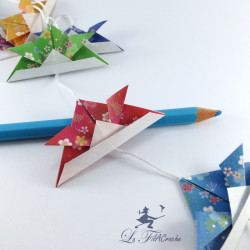 Guirlande de kabutos en origami: Tête à casque