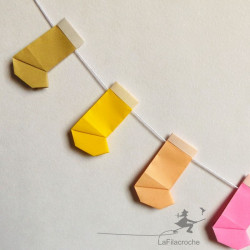Guirlande de bottes de Noël en origami