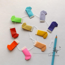 Guirlande de chaussettes deco chambre enfant