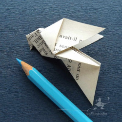 Colombe en papier de livre pour faire parts