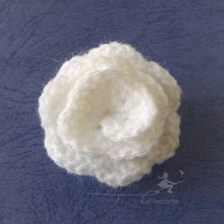 Rose blanche au crochet