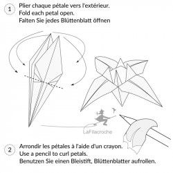 Fleur de lys origami