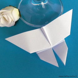 marque-place mariage papillon blanc