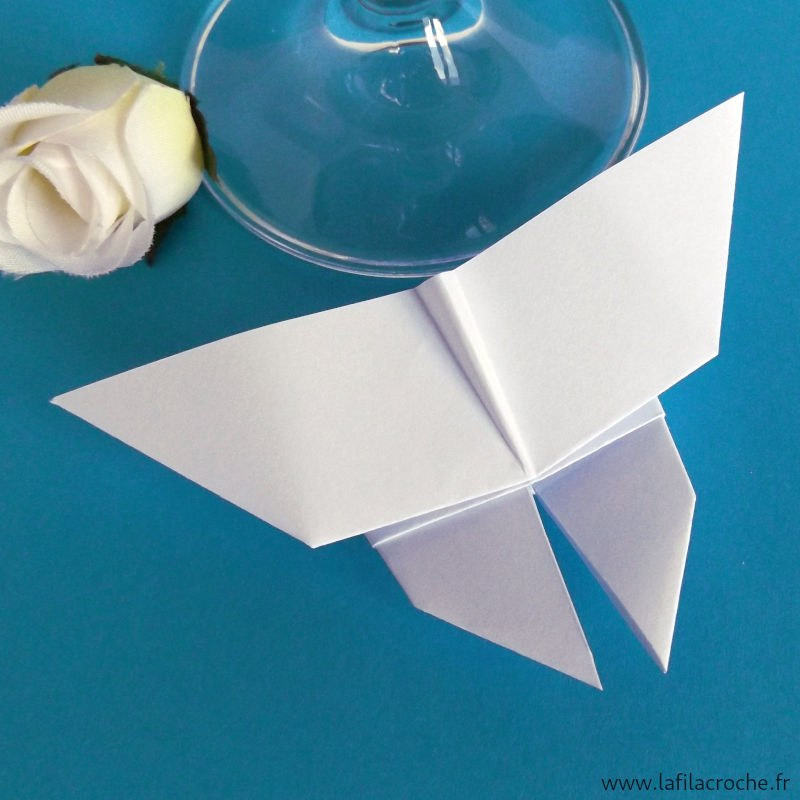 marque-place mariage papillon blanc