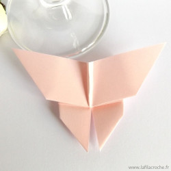papillon rose marque-place mariage origami