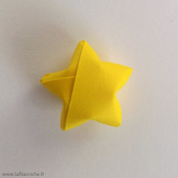 Étoiles porte-bonheur origami