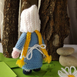 Poupée Suzette au crochet de dos