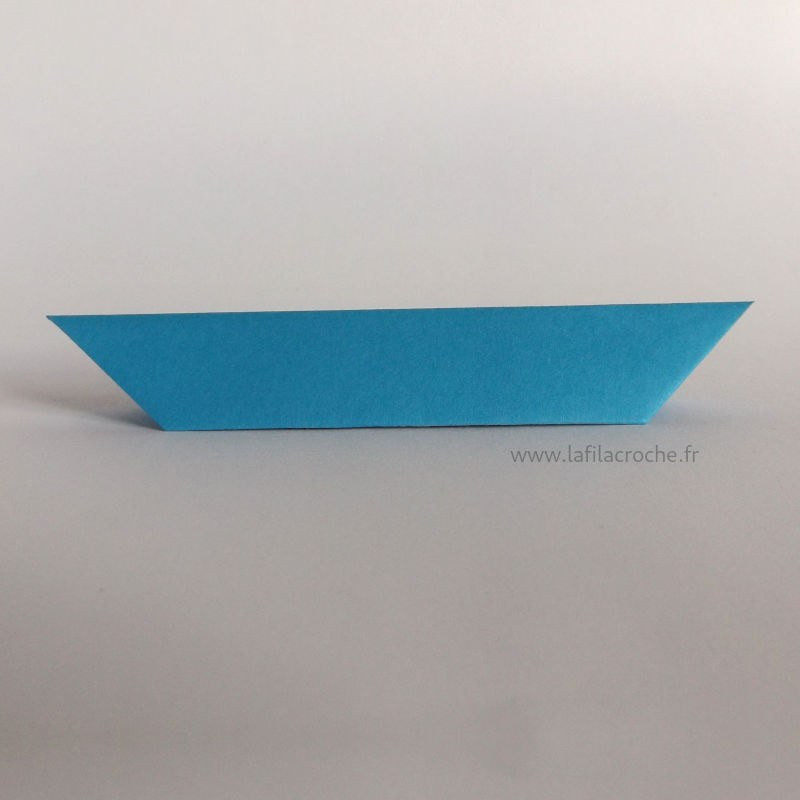 Marque-place trapèze origami bleu
