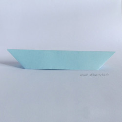 Marque-place baptême forme trapèze bleu ciel