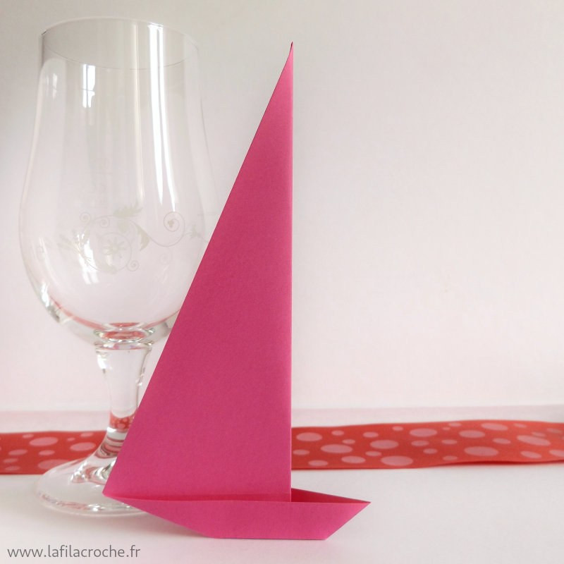 Marque-place bateau à voile rose