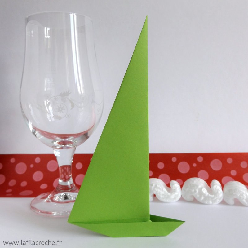 Marque-place bateau à voile vert