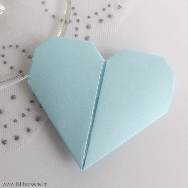Marque-place coeur origami bleu baptême