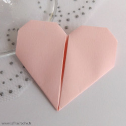 Marque-place coeur en papier rose clair