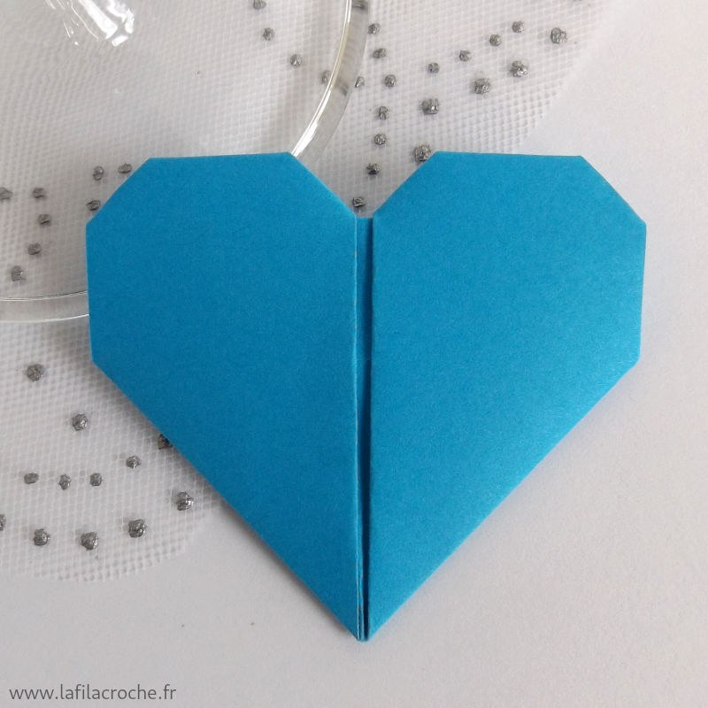Marque-place pliage petit coeur bleu