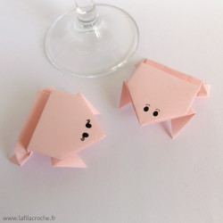 Marque-place grenouille origami baptême