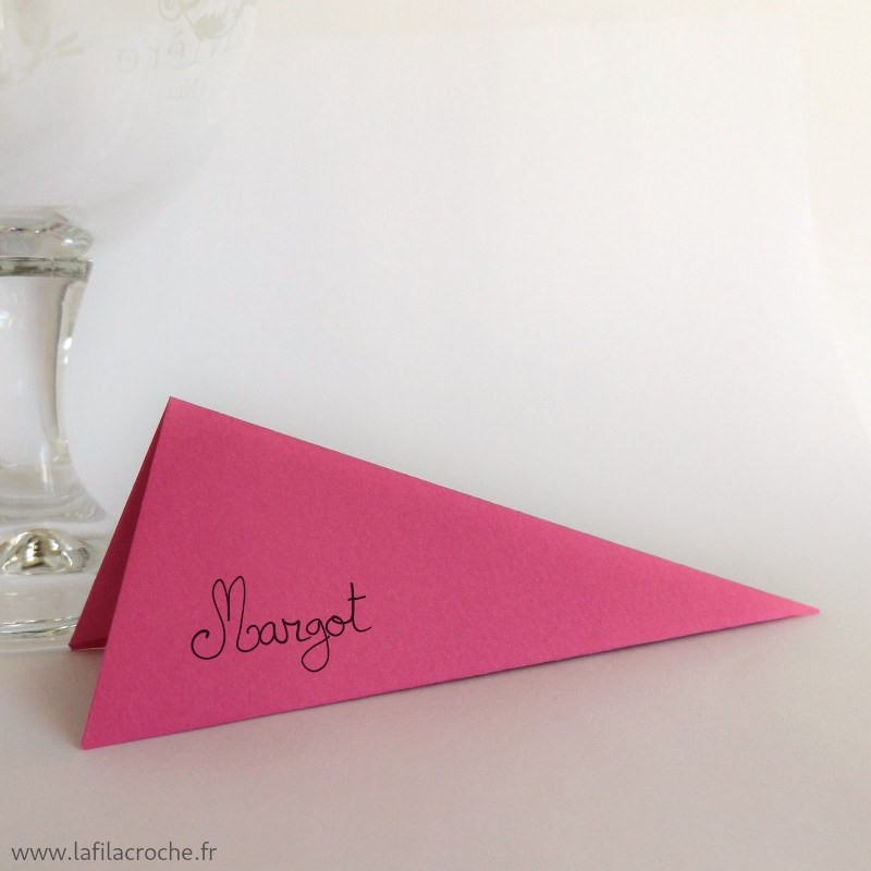 Marque-place triangle rose origami