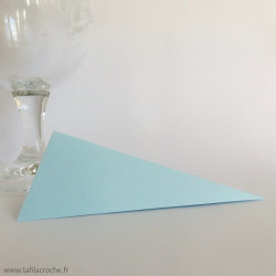 Marque-place triangle origami bleu ciel fait main