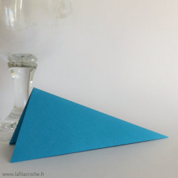 Marque-place triangle origami bleu