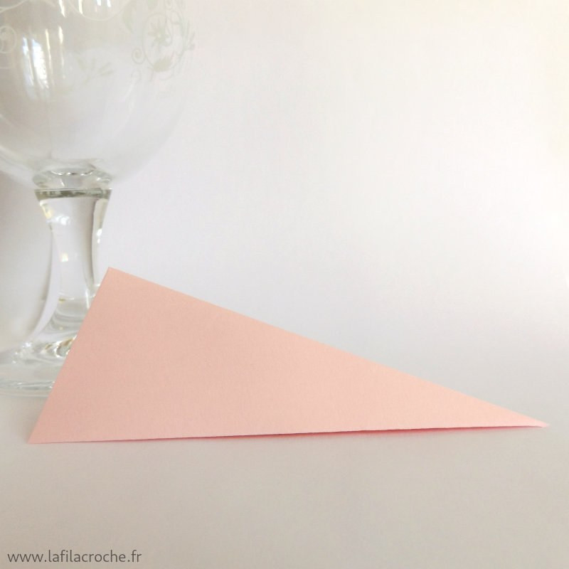 Marque-place triangle origami rose clair