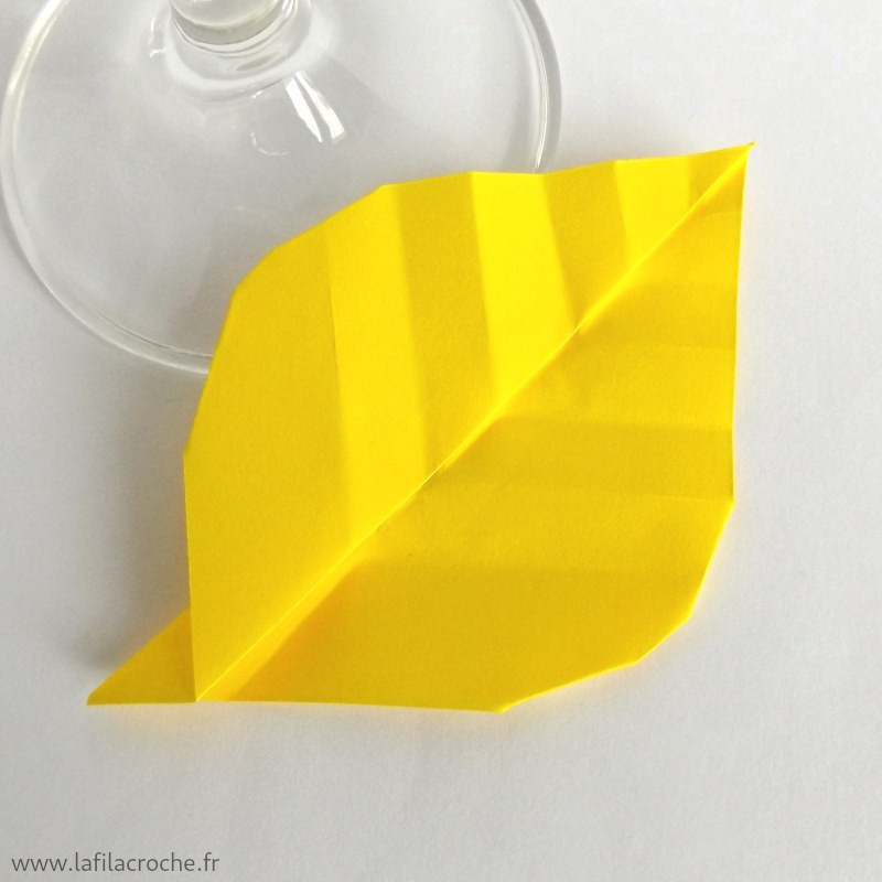 Marque-place feuille d’automne en origami