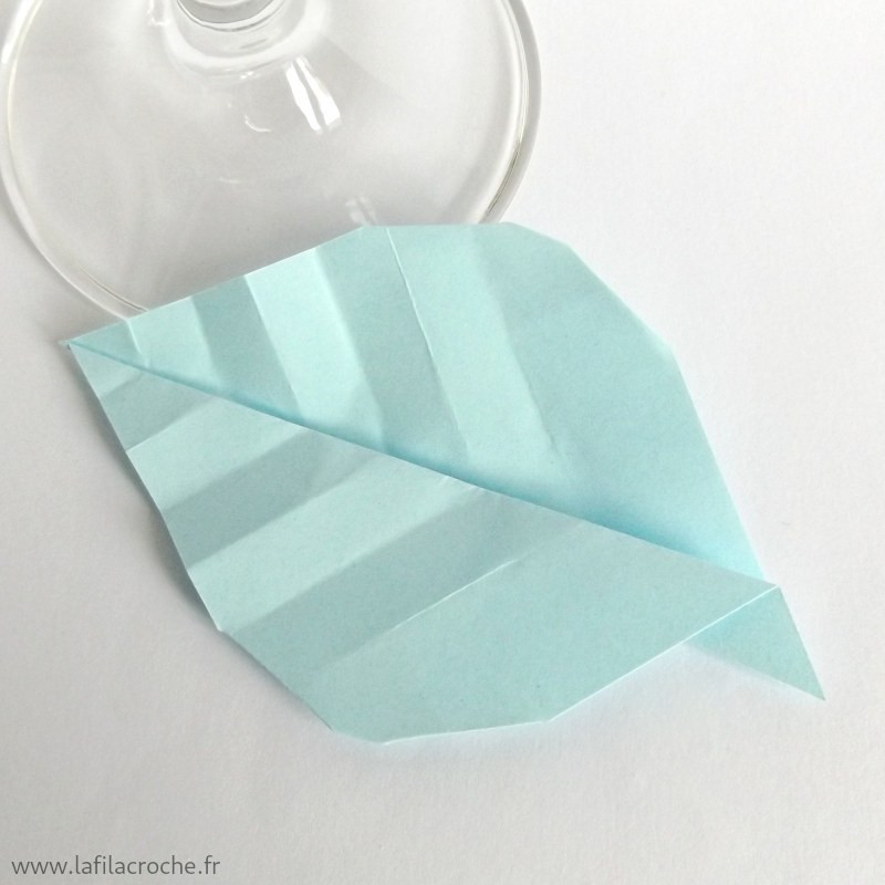 Marque-place feuille bleue clair