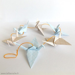 Guirlande grues origami papier millimetré
