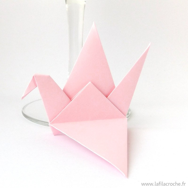 Marque-place grue origami rose clair