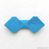 Petit nœud origami en papier bleu