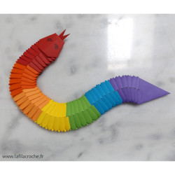 Petit serpent articulé multicolore en origami