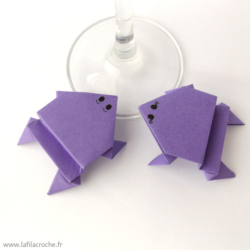 Marque-place grenouille origami violet