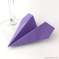 Marque-place avion en papier violet