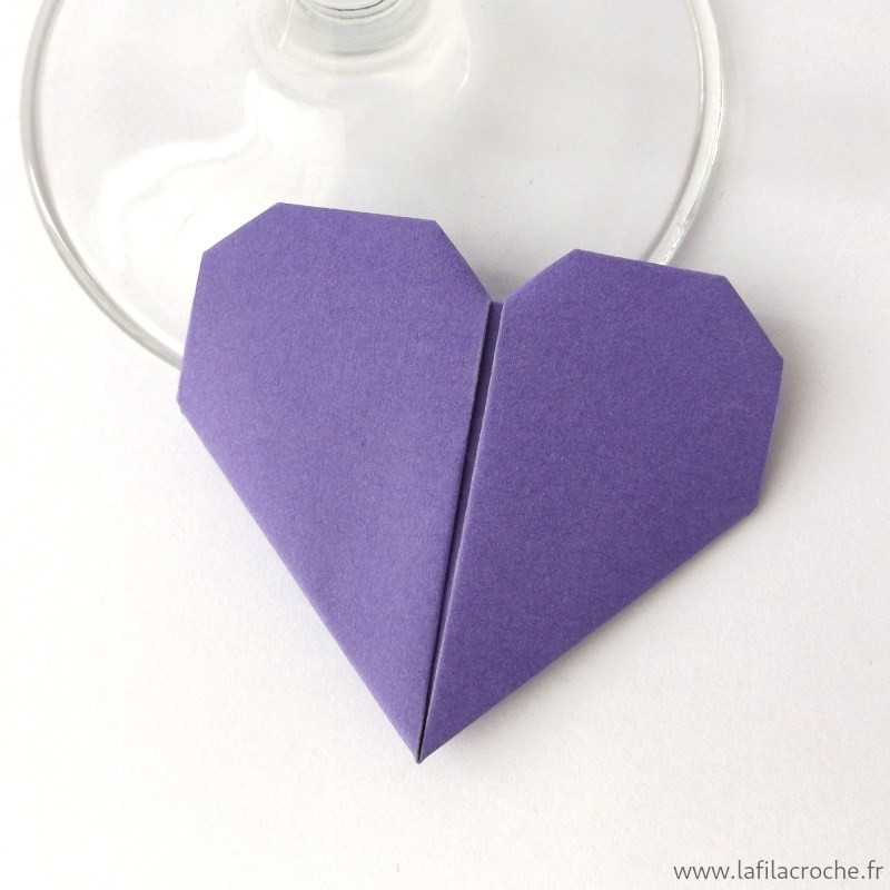 Marque-place mariage cœur origami violet