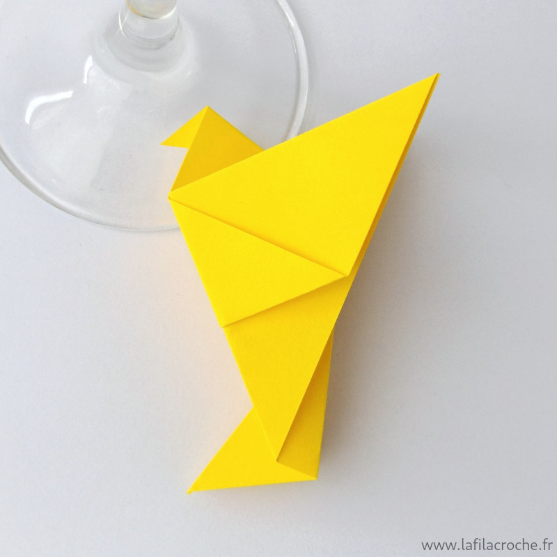 Marque-place origami pigeon jaune