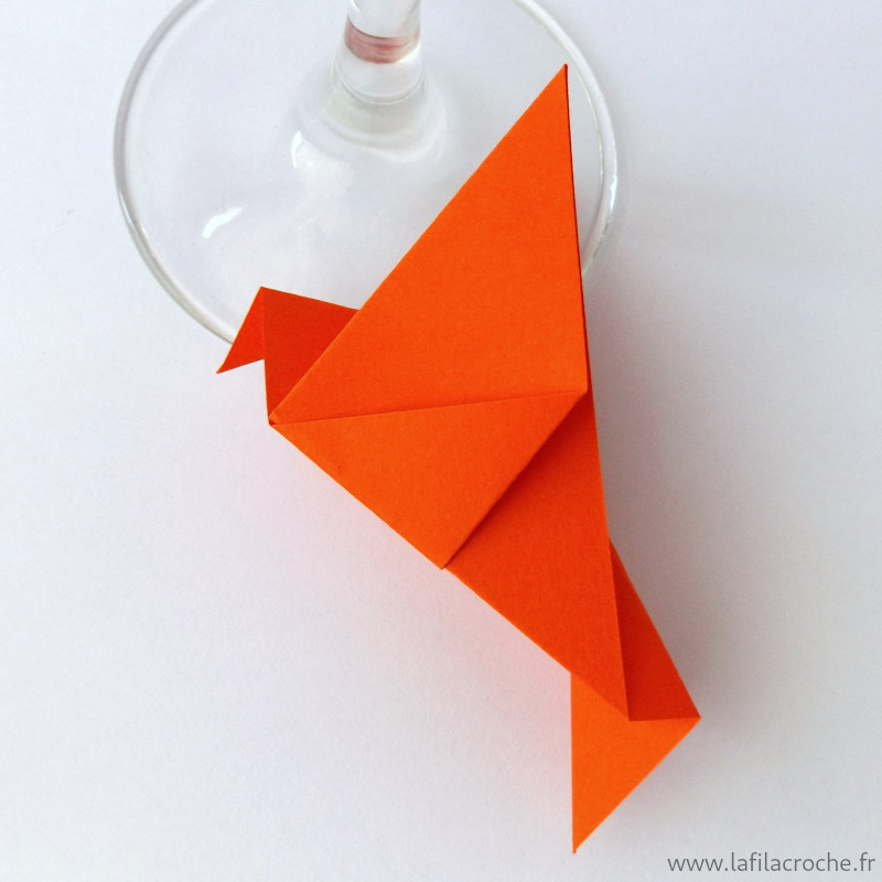 Marque-place pigeon origami rouge orangé