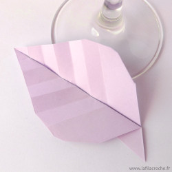 Marque-place feuille d’arbre mauve