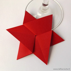 Marque-place étoile de David origami rouge