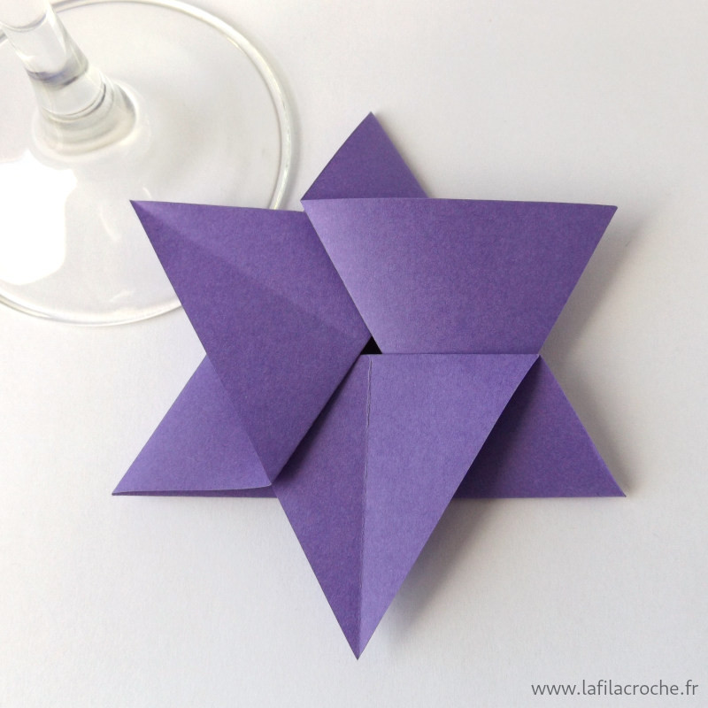 Marque-place étoile de David origami violet