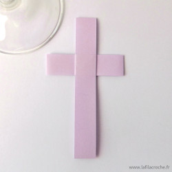 Marque-place croix latine mauve en origami