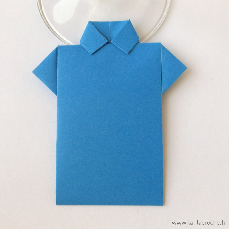 Marque-place chemise origami bleu