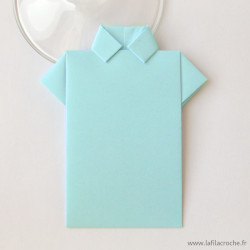 Marque-place chemise origami bleu clair