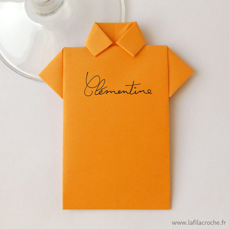 Marque-place chemise origami orange