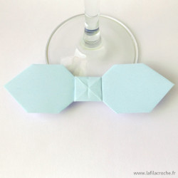 Marque-place nœud papillon bleu clair